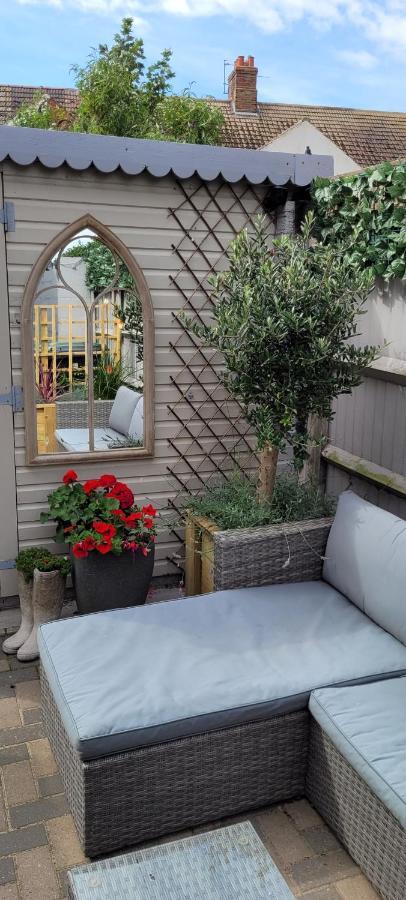 Caister Cottage, Beach 1 Minute Walk Away 외부 사진
